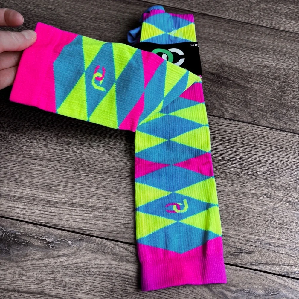 NWT Pro Compression Marathon Knee High Socks Derby Argyle Pink Yellow Blue L/XL